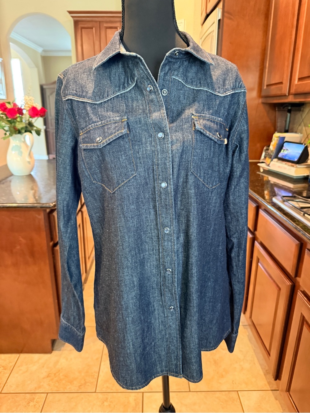 Ariat  Farriday, Coastal Cowgirl, Western, Denim Button-Up Shirt NWT Size M